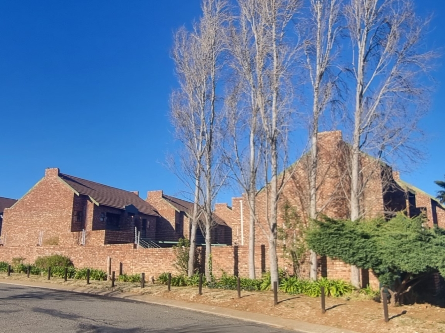 2 Bedroom Property for Sale in Langenhovenpark Free State